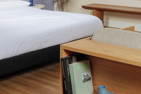 Suite 203 Iconic Corner King