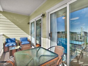 Outdoor dining - Great Beach Condo, Across From Heated Pool Access (Tybee Island)