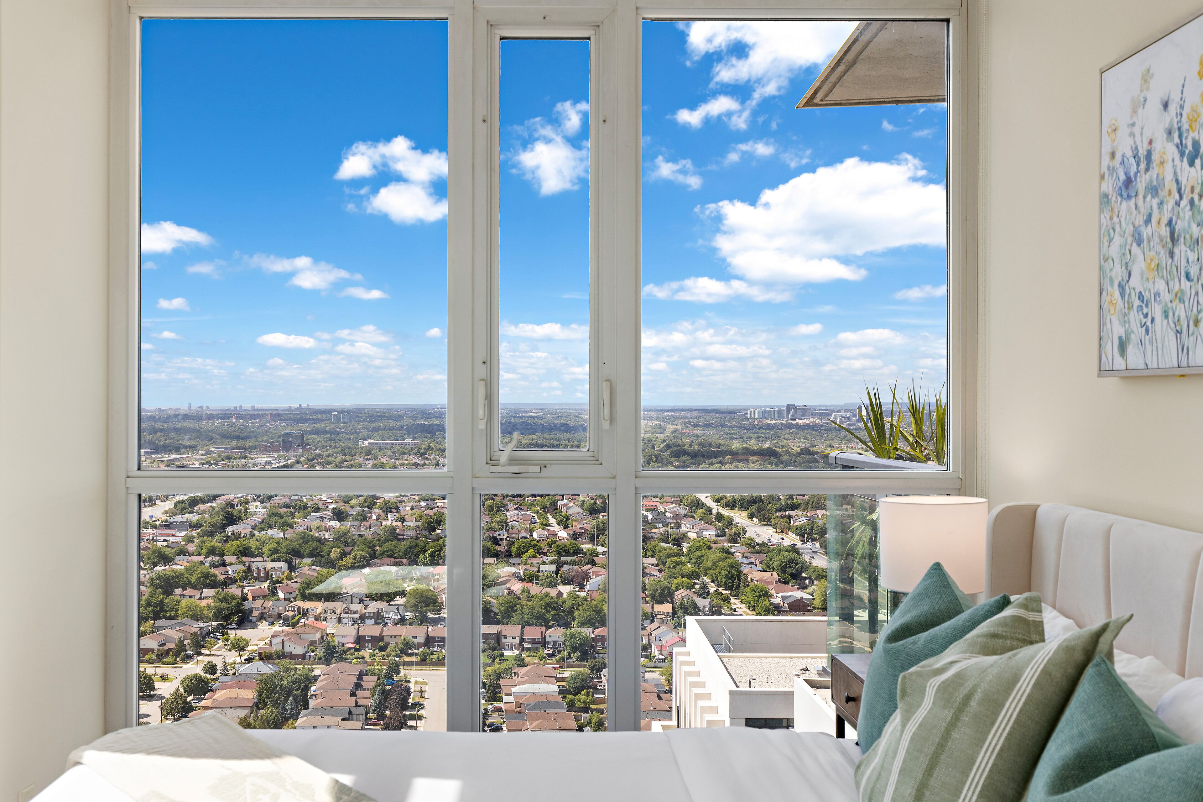 3 bedrooms, desk, iron/ironing board, travel cot