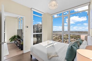 3 chambres, bureau, fer et planche à repasser, lit parapluie