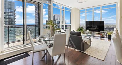 Luxury 2.5 Bedroom 2 Bathroom 1 Parking Spot Near SQ1 Condo Breathtaking Views!