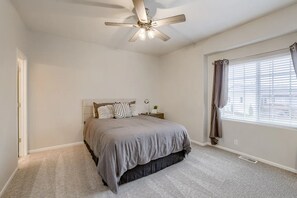 2 chambres, fer et planche à repasser, Wi-Fi gratuit, draps fournis