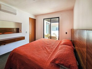 4 bedrooms, WiFi, bed sheets - Family house, private pool and beach access. (Bucerías)