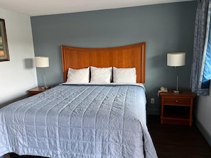 1 slaapkamer, een bureau, gratis wifi, beddengoed