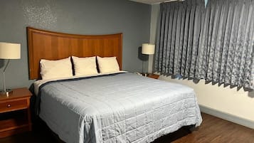 1 bedroom, desk, free WiFi, bed sheets