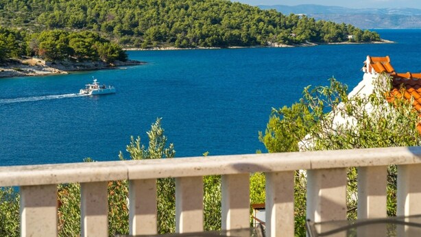 2 bedrooms - Apartments Ivan - 60 m From sea (Solta)