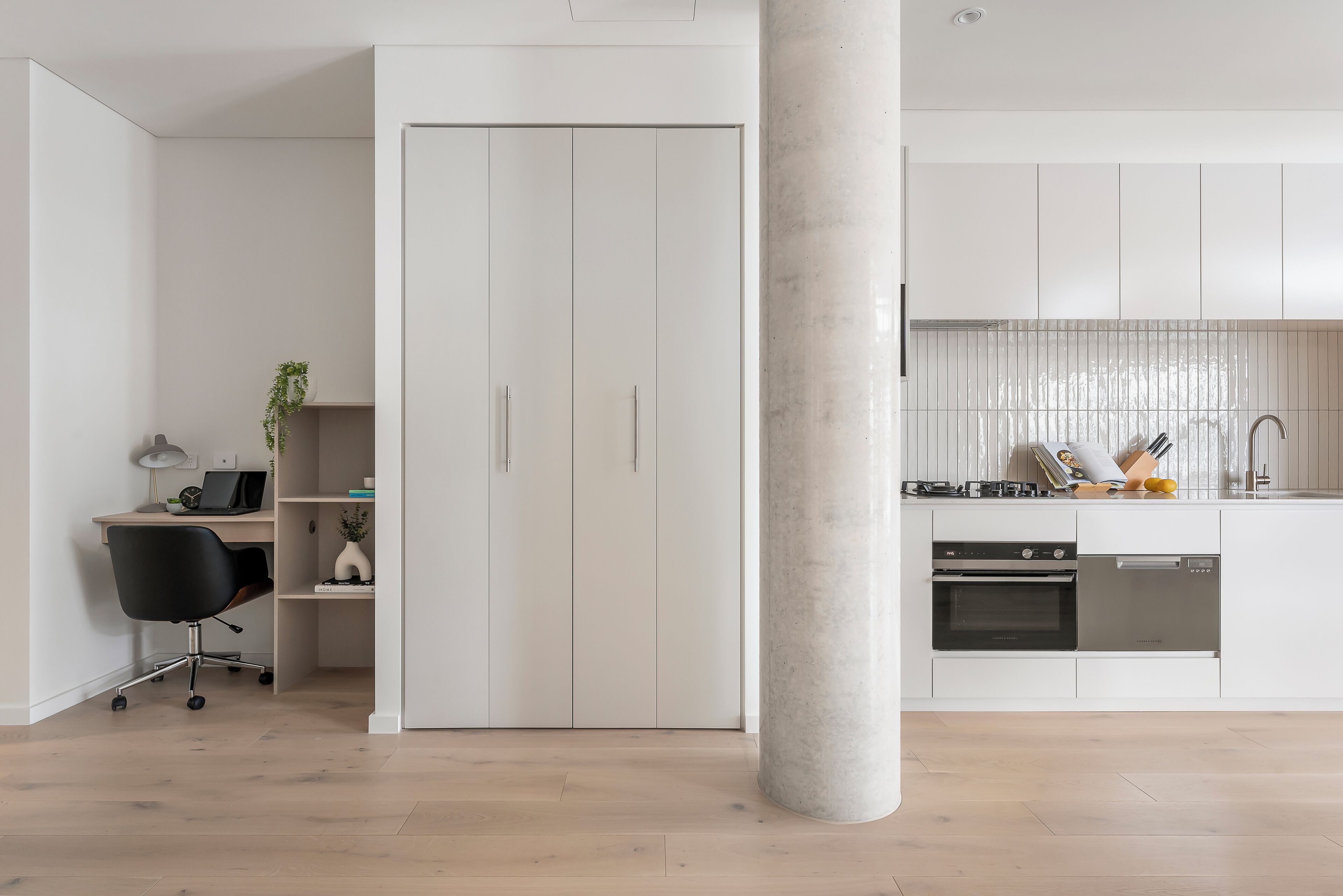 One Bedroom Apartment | 1 soverom, individuelt dekorert, skrivebord og skrivebord for bærbar PC