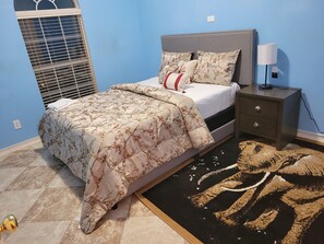 4 bedrooms, free WiFi, bed sheets - Friend Of Friends Dallas Home (Mesquite)