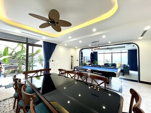 Executive Villa, 3 Bedrooms | Living area