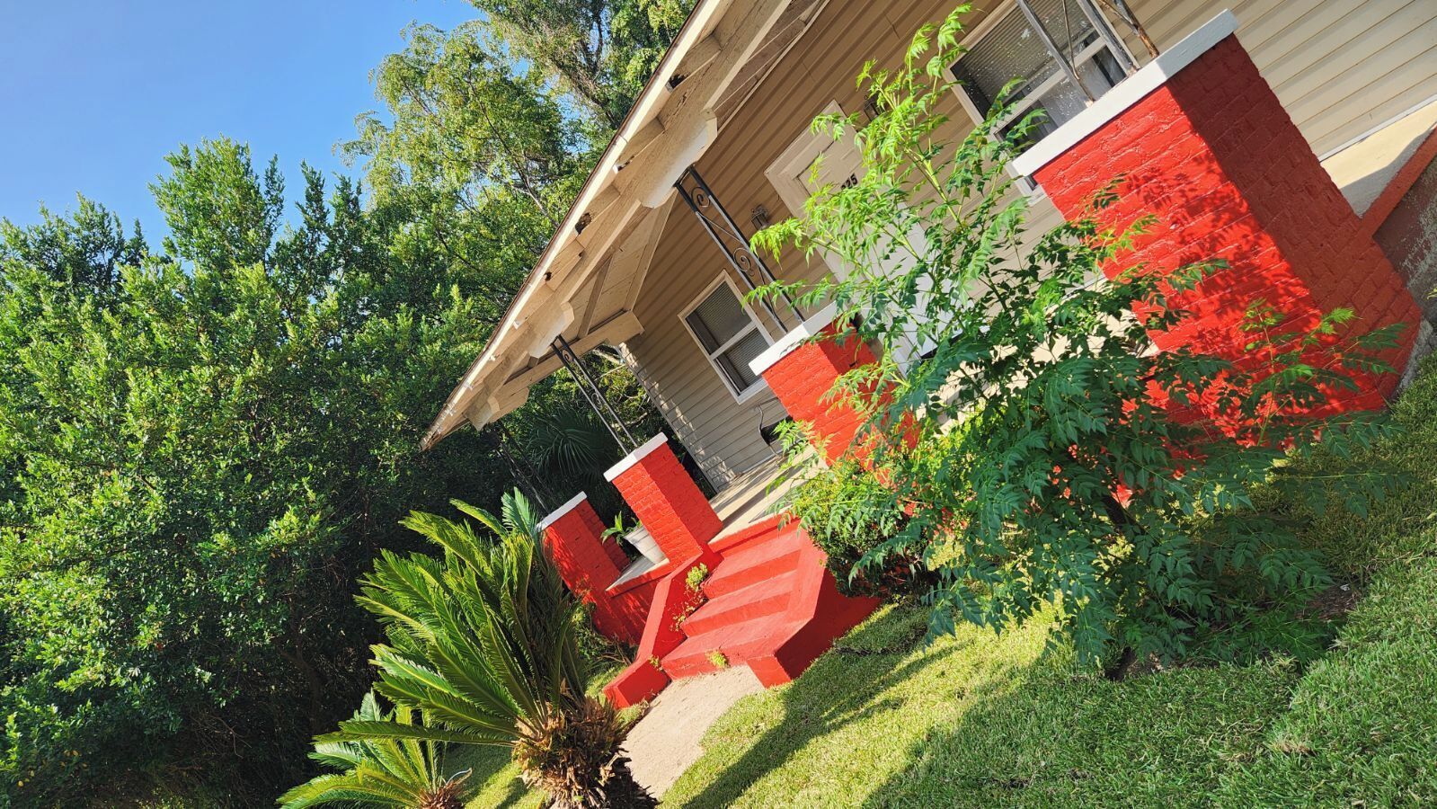 Jorienda House, downtown access and 15 minutes to beaches 