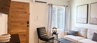 Updated 2-bedroom Apartment close to Hospitals. Located 1 mile from HWY 99.