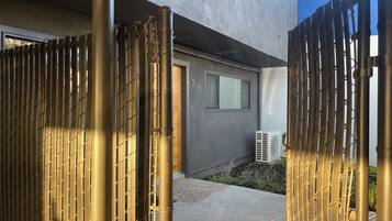 Enceinte de lâhĂ©bergement