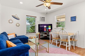 Smart-TV, Bücher, Computerbildschirme