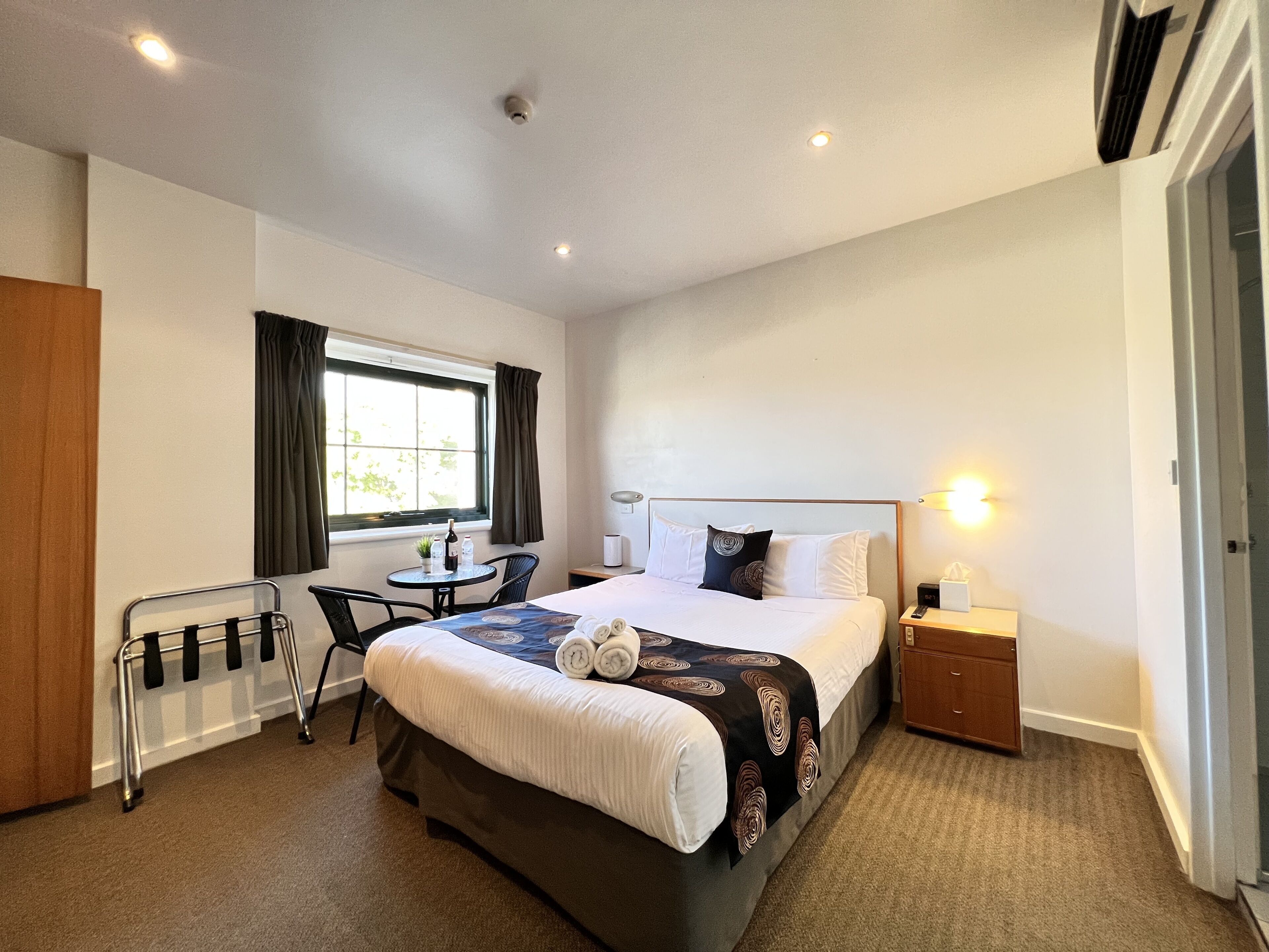 1 camera, ferro/asse da stiro, Wi-Fi, lenzuola