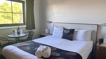 1 camera, ferro/asse da stiro, Wi-Fi, lenzuola