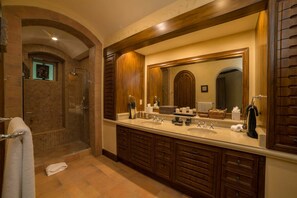 Shower, hair dryer, towels - Montebello 1C 3 bdr Ocean View in Los Suenos (Herradura Bay)