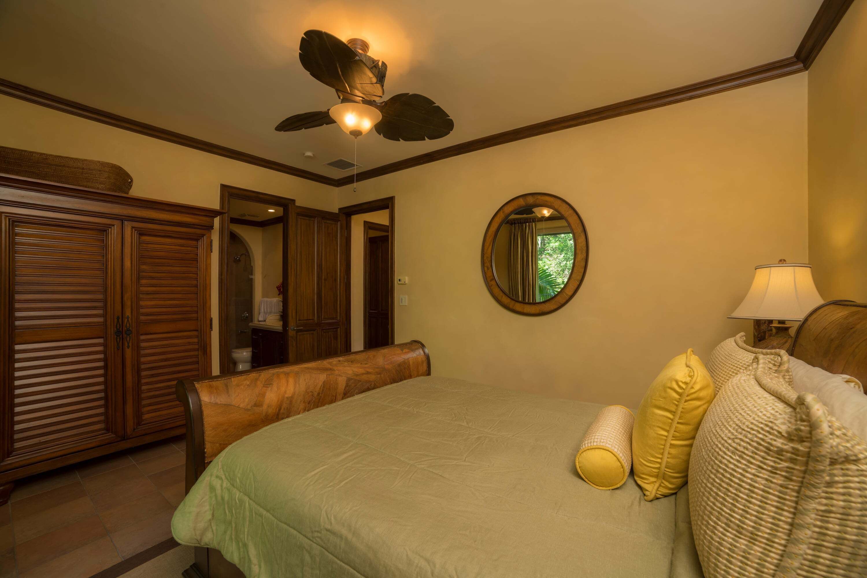 3 bedrooms, iron/ironing board, Internet, bed sheets