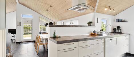 Réfrigérateur, lave-vaisselle, cafetière/bouilloire