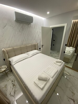 1 bedroom, iron/ironing board, WiFi, bed sheets - Albania Dream Holidays Accommodation (Rruga Butrinti , Sarande Albania)