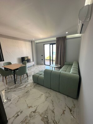 TV - Albania Dream Holidays Accommodation (Rruga Butrinti , Sarande Albania)