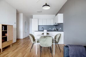 Interior - Dreamy Landstraße 1BR w/ Pool, Playground & Gym, nr Shops, by Blueground (Vienna)