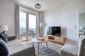 Fernseher, Stereoanlage