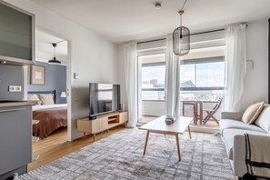 Télévision, chaîne hi-fi