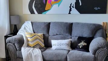 Smart TV, books, stereo