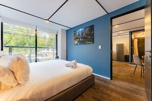2 bedrooms, desk, iron/ironing board, WiFi