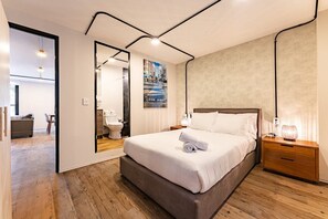 2 bedrooms, desk, iron/ironing board, WiFi