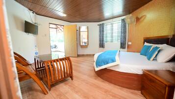 Quarto conforto | 1 quarto, roupas de cama premium, escrivaninha, quartos à prova de som