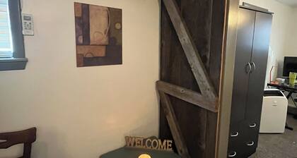 Bedlam Barn apartment! Cozy, cute, Safe! Minutes to OSU, casino, golf! Remodeled