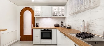 Ferienwohnung "Pension Waldblick" mit Privatterrasse, Gemeinschaftsgarten und WLAN