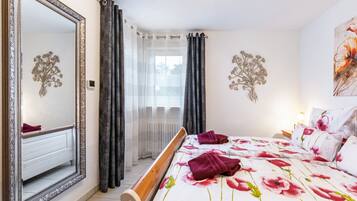 1 bedroom, iron/ironing board, free WiFi, bed sheets