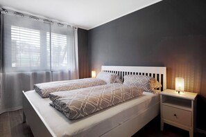 2 makuuhuonetta, silitysrauta/-lauta, ilmainen Wi-Fi, vuodevaatteet