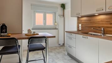 Kühlschrank, Ofen, Herdplatte, Geschirrspüler