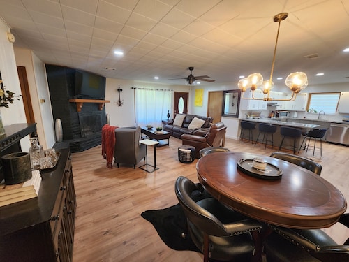 Lake Sam Rayburn, 5 min to boat launch!