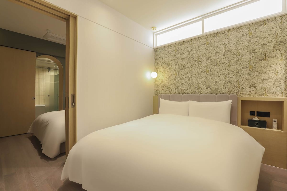Suite, Non Smoking, Balcony | 1 bedroom, free WiFi