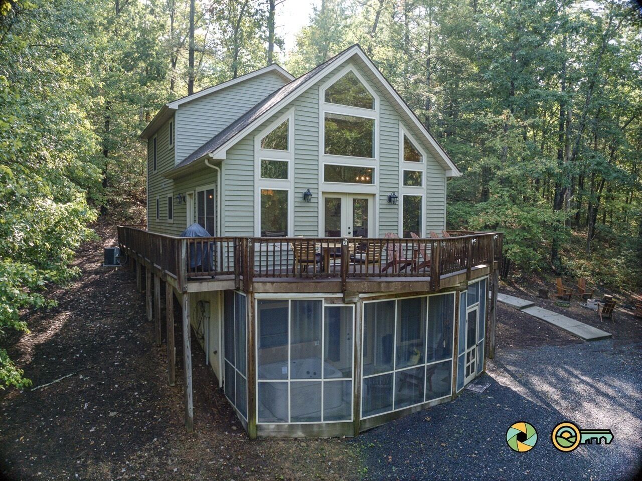 Moonshine Mountain | Hot tub & fire pit | Bryce Resort