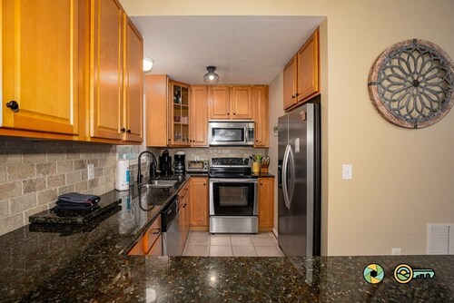 Moonshine Mountain | Hot tub & fire pit | Bryce Resort