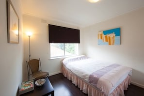 2 chambres, fer et planche à repasser, Wi-Fi, draps fournis