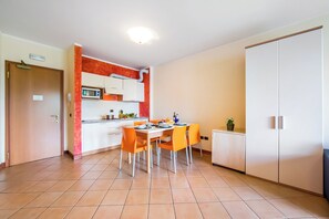 Dining - Porto Letizia S14 B1, Porlezza, Italy (Porlezza)