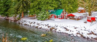 River Bank Cabin in Enumclaw