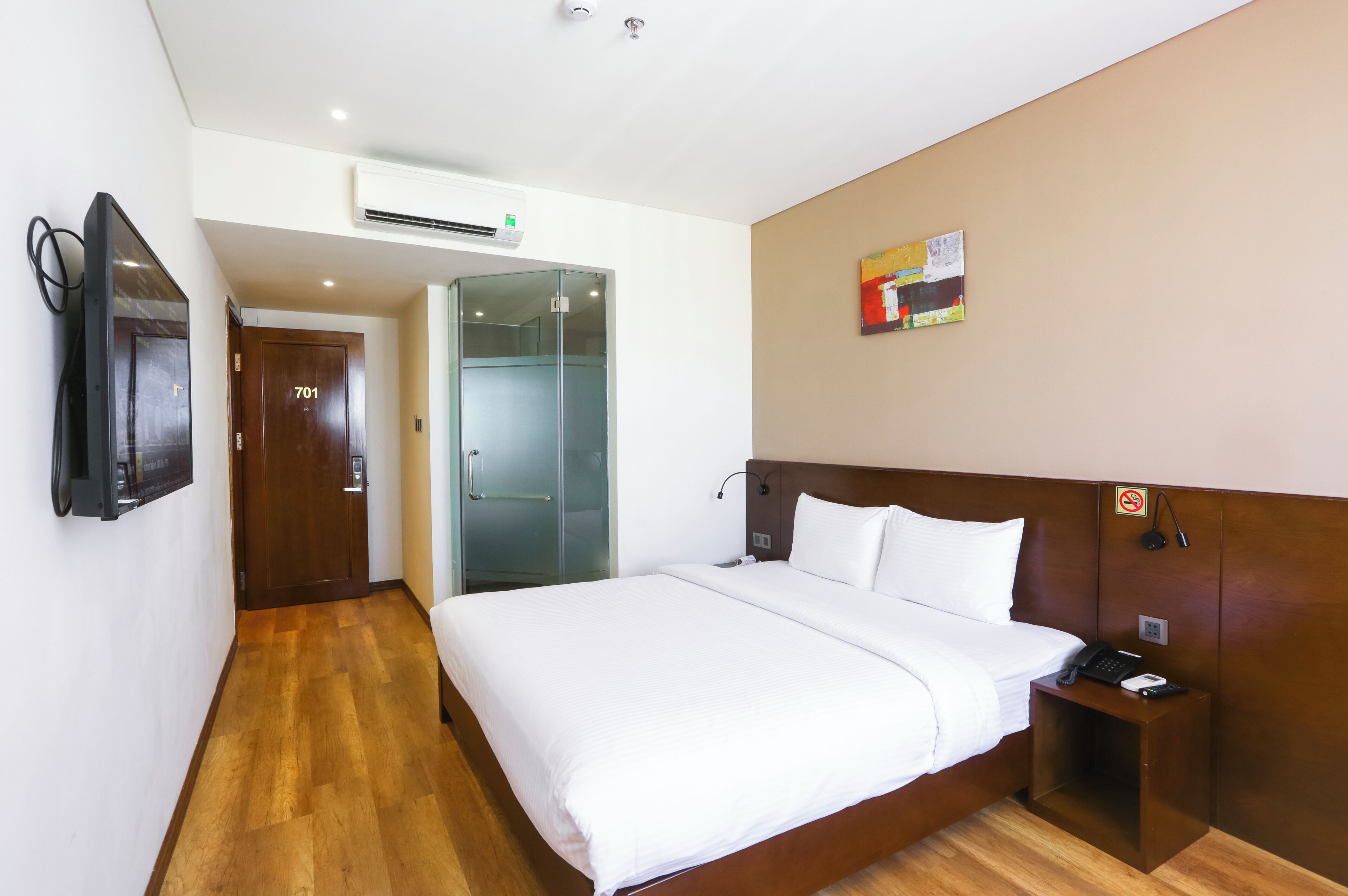 Standard Room, 1 King Bed, City View, Beachside