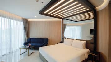 Habitación Deluxe doble, 1 cama de matrimonio grande | Caja fuerte, escritorio, espacio para trabajar con un portátil
