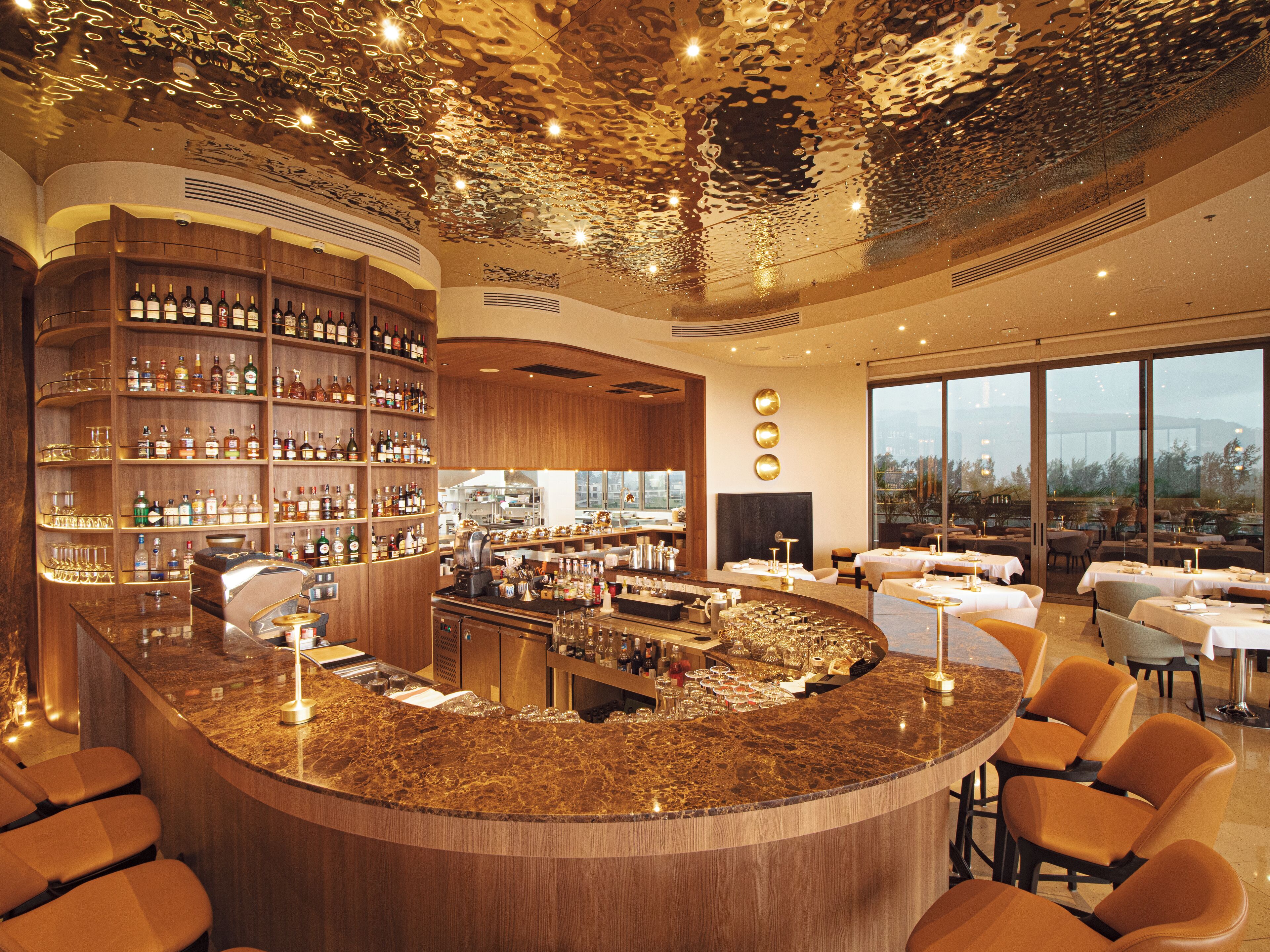 2 间酒吧/酒廊、池畔酒吧