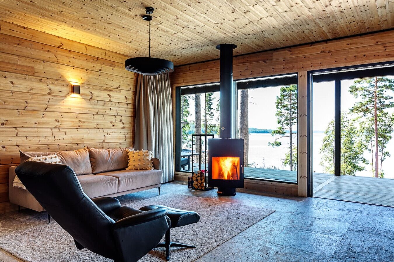 電視、壁爐、音響