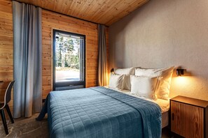 4 Schlafzimmer, Schreibtisch, Reisekinderbett, WLAN