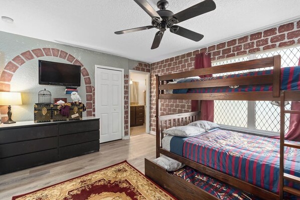 3 habitaciones, tabla de planchar con plancha, cuna de viaje y wifi 