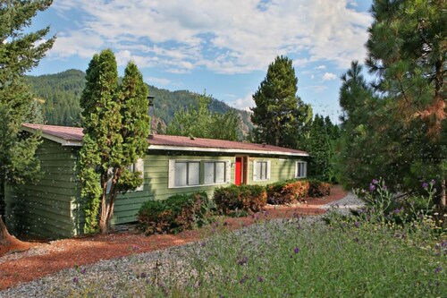 Huckleberry Cabin in Peshastin